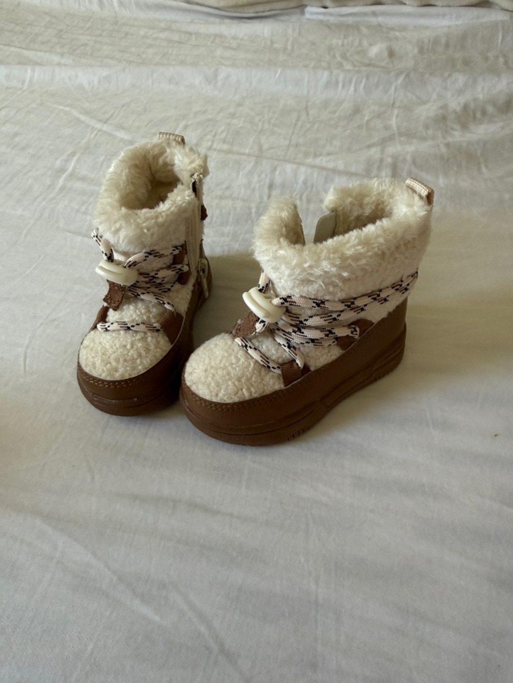 H&M Kids Faux-Shearling Winter Boots in Cream and Brown